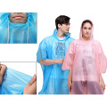 PVC -Einweg -Regenausrüstung Ponchos Regenmantel für Frauen Männer